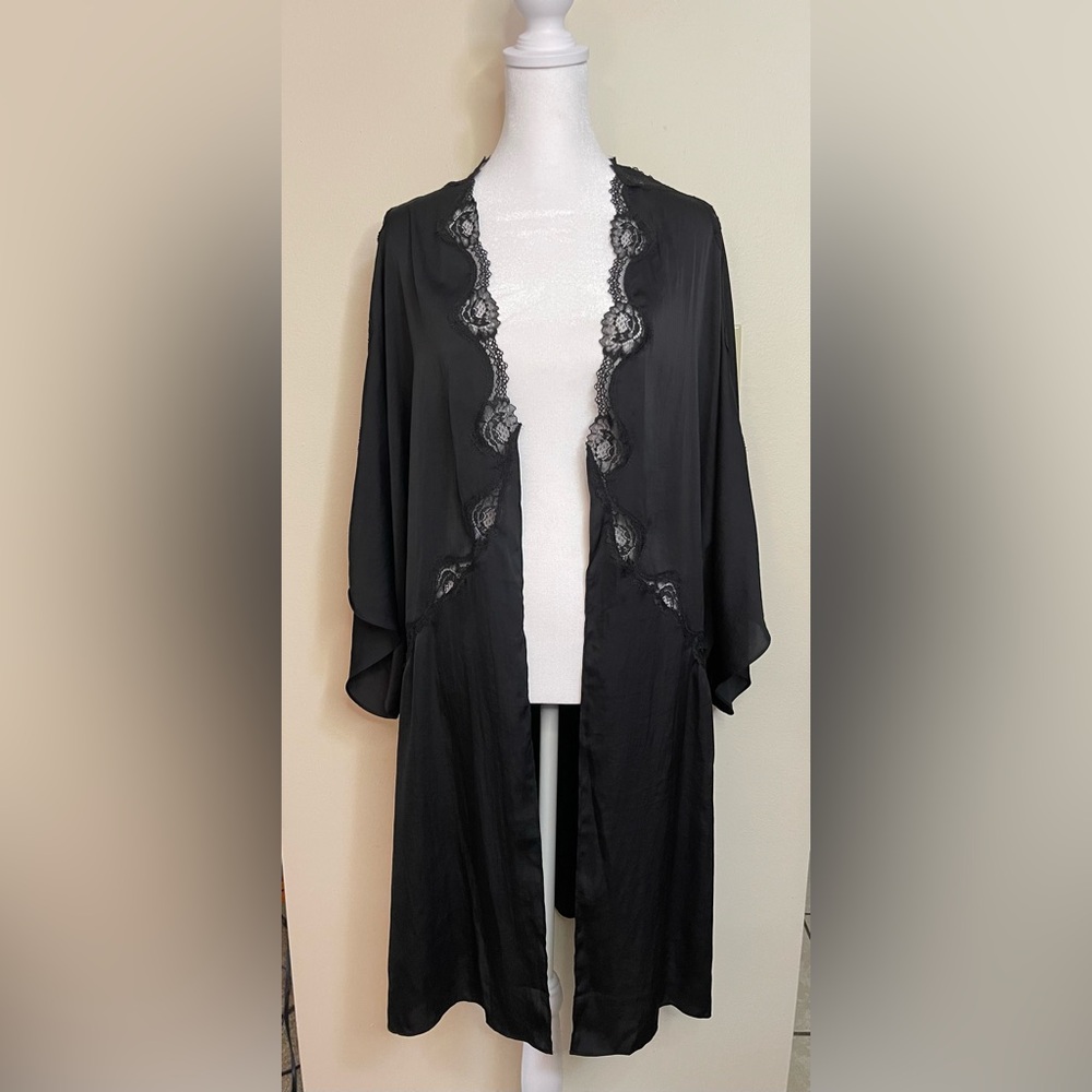 Victoria’s Secret Satin Crochet Lace-Trim Kimono Robes Cover-Up. size XS/S. NWT - Picture 7 of 17